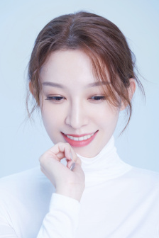 小14萝贫乳裸体自慰洗澡
